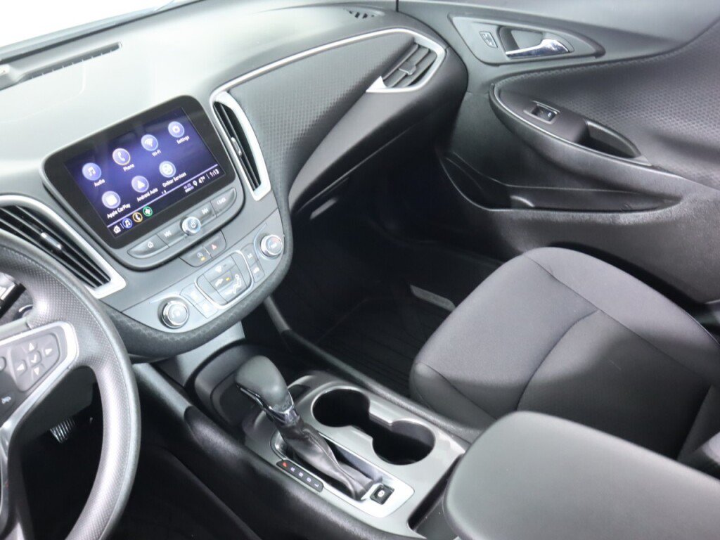 Used 2023 Chevrolet Malibu LS FWD image 29