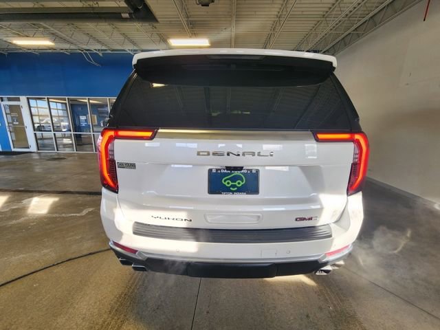 Used 2025 GMC Yukon XL Denali w/ Advanced Technology Package image 3