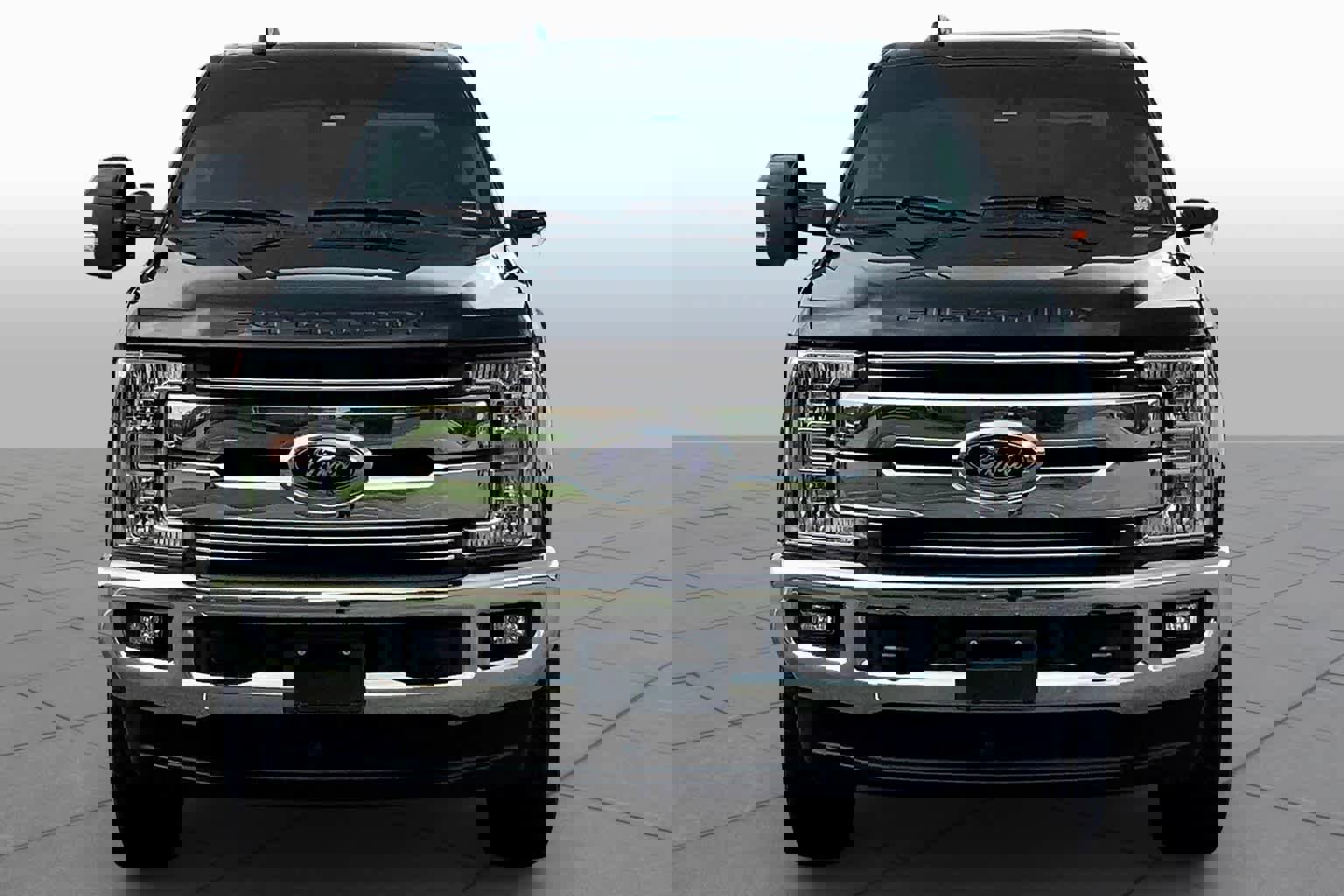 Used 2019 Ford F250 Lariat w/ Lariat Ultimate Package image 4