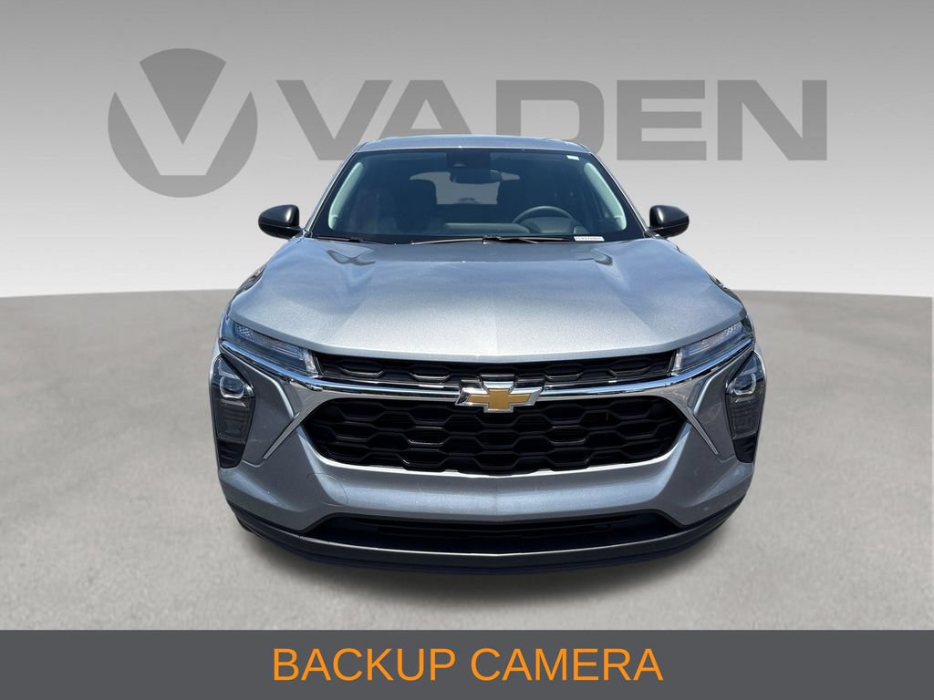 Used 2026 Chevrolet Trax LS FWD image 8