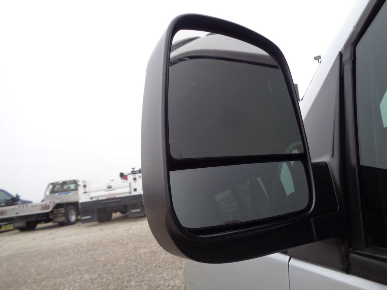Used 2017 GMC Savana 3500 LT w/ LT Preferred Equipment Group image 15