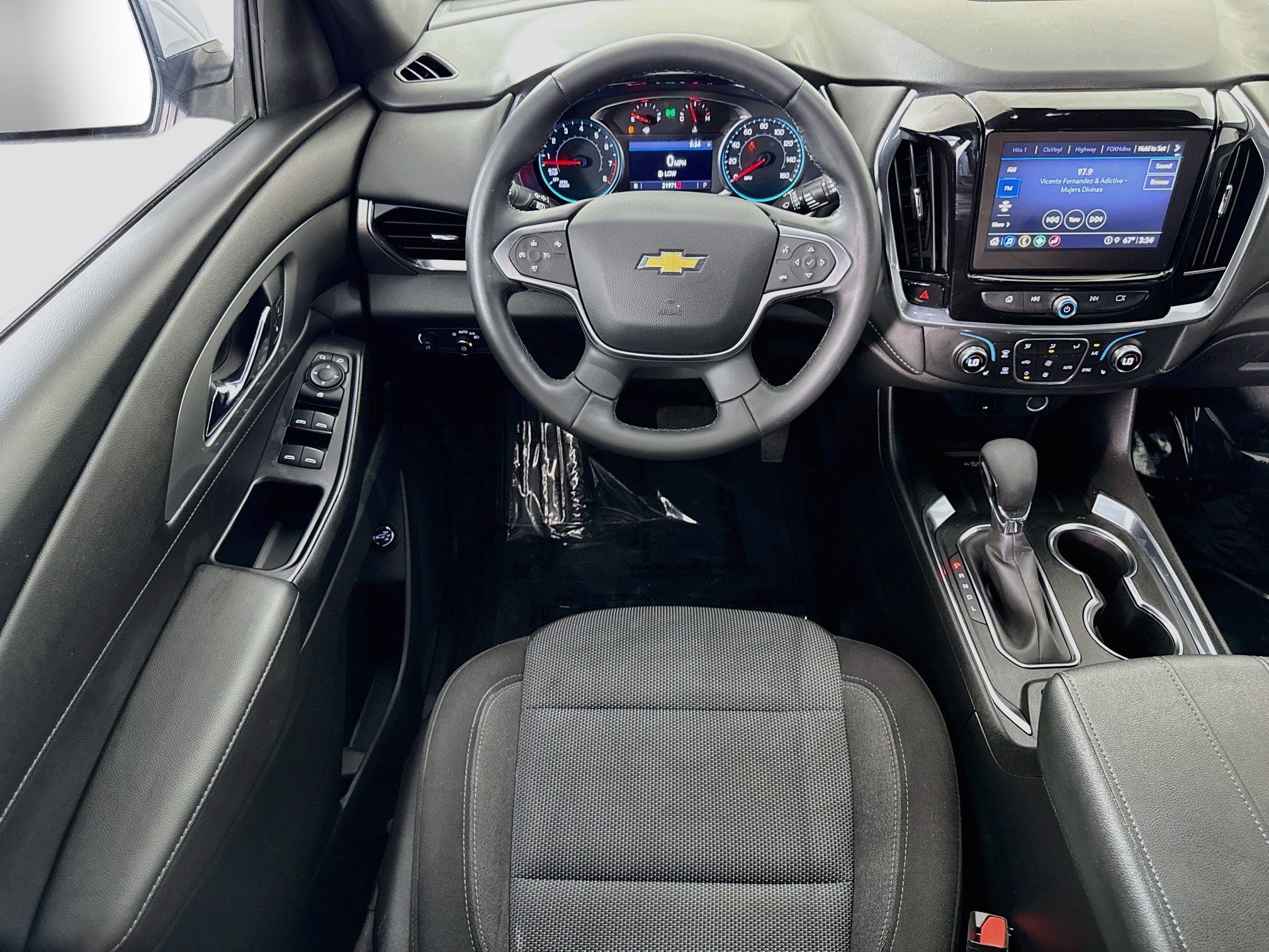 Used 2023 Chevrolet Traverse LT FWD image 23
