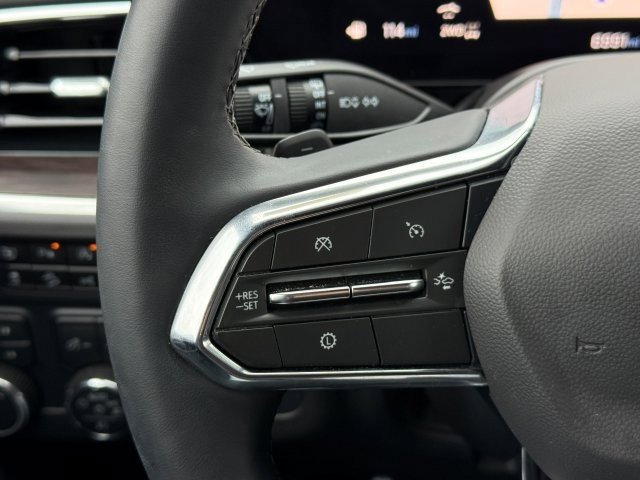 Used 2025 Chevrolet Tahoe Z71 w/ Comfort Package image 36