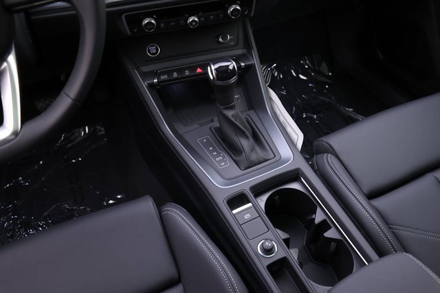 New 2025 Audi Q3 2.0T Premium image 13