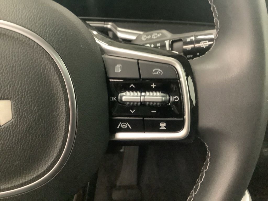 Certified 2025 Kia Sorento S w/ Panoramic Sunroof Package image 14