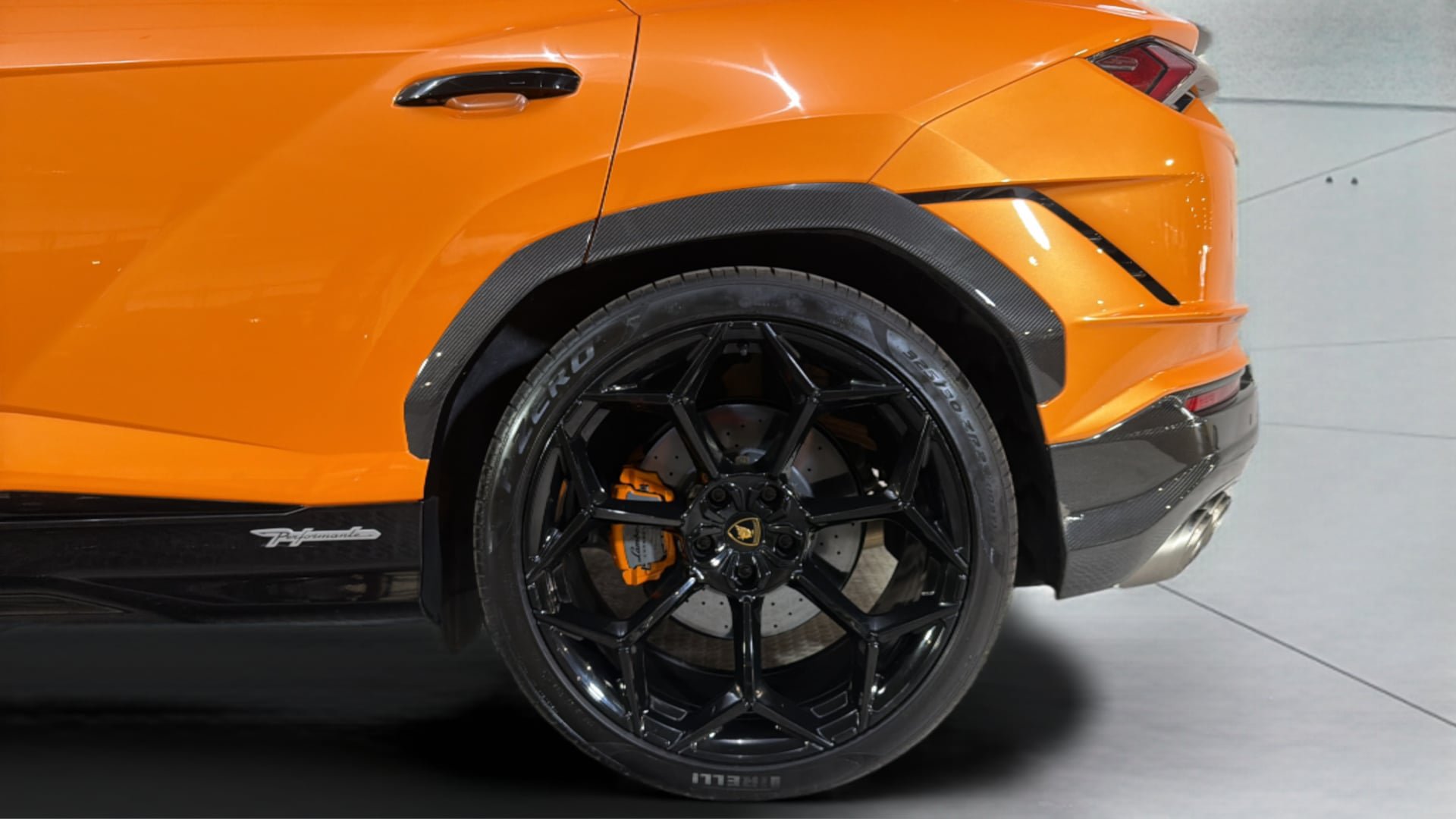 Used 2023 Lamborghini Urus Performante AWD/4WD image 37