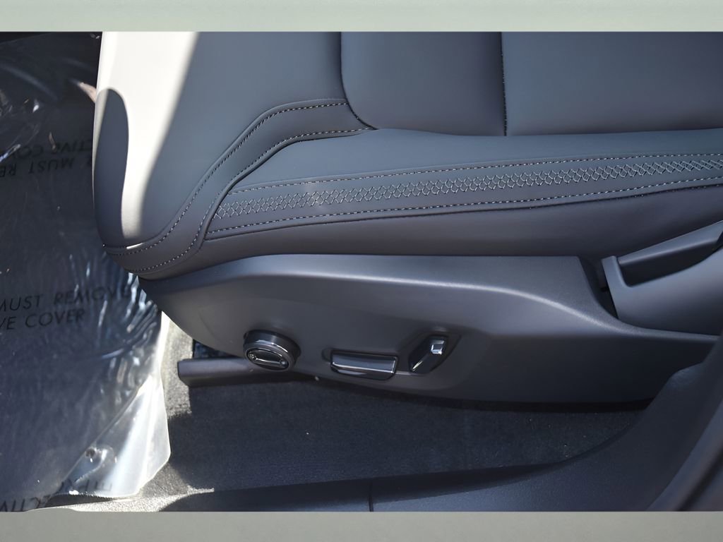 Certified 2026 Volvo XC60 B5 Plus w/ Protection Package Premier image 32