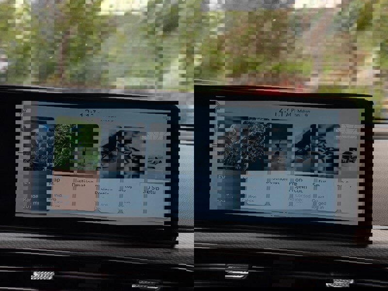 Used 2025 Genesis GV60 RWD image 12