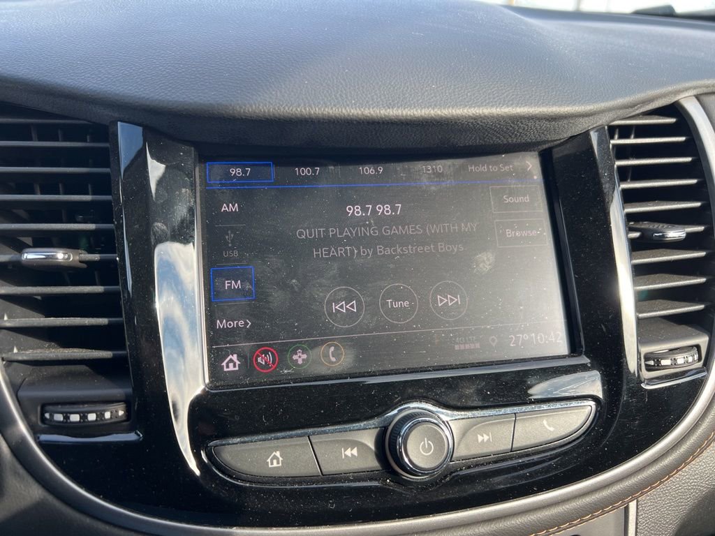 Used 2022 Chevrolet Trax LT w/ LT Convenience Package image 12