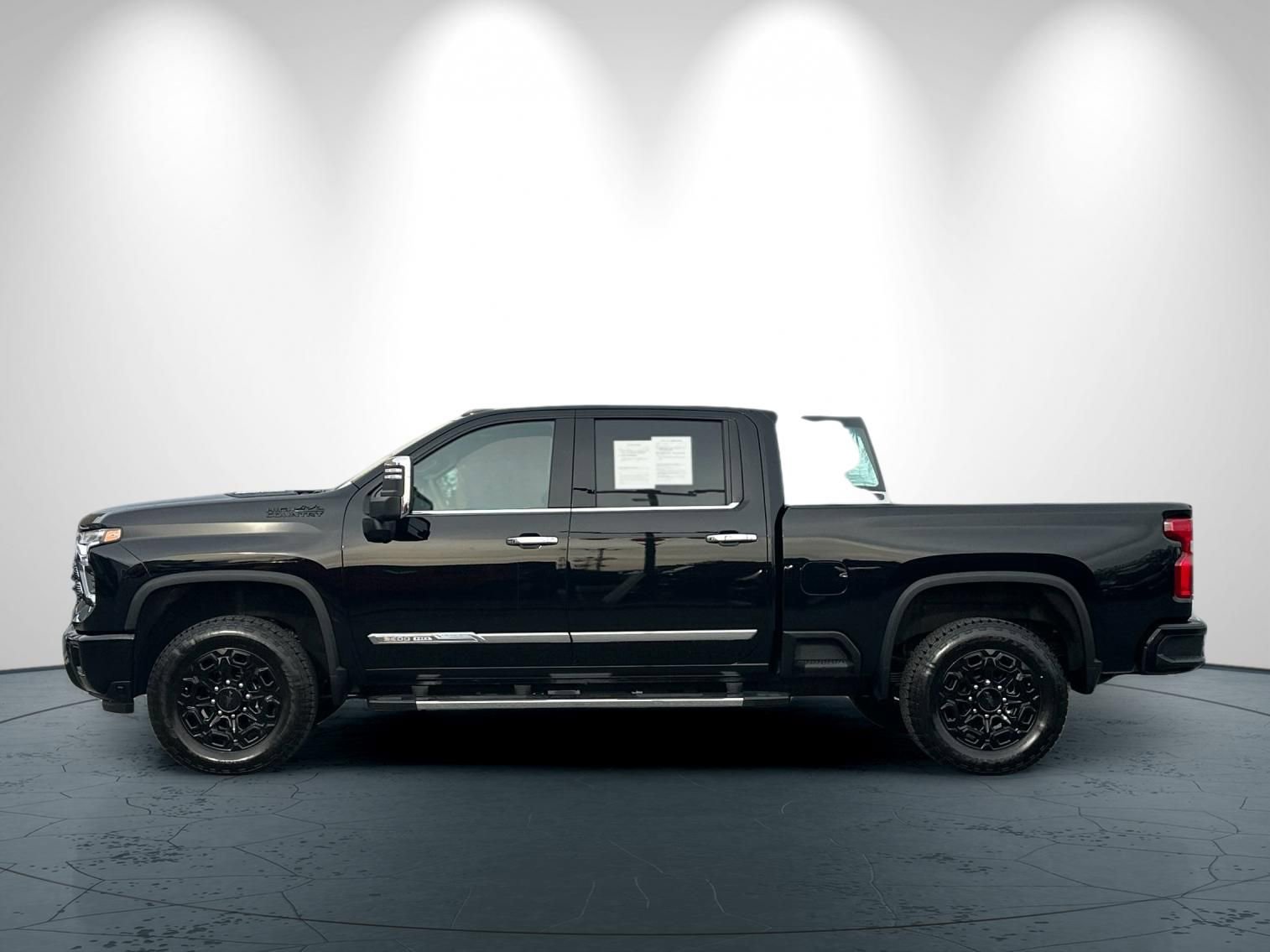 Used 2024 Chevrolet Silverado 2500 High Country w/ Max Trailering Package image 7