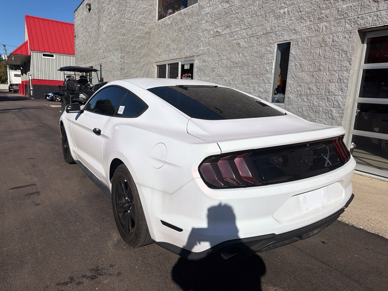 Used 2018 Ford Mustang Coupe RWD image 2