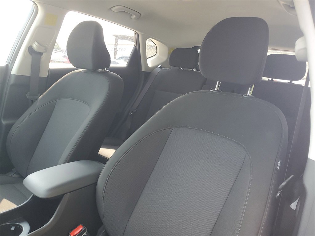 Used 2025 Hyundai Kona SEL image 16