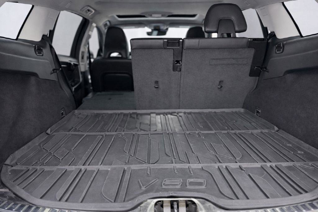 Used 2017 Volvo V60 T5 Cross Country w/ Convenience Package image 27