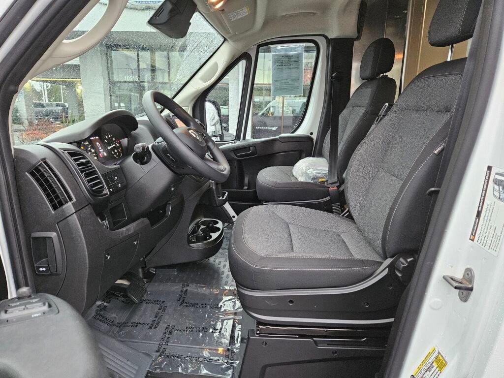 Used 2025 RAM ProMaster 2500 w/ Convenience Group image 15