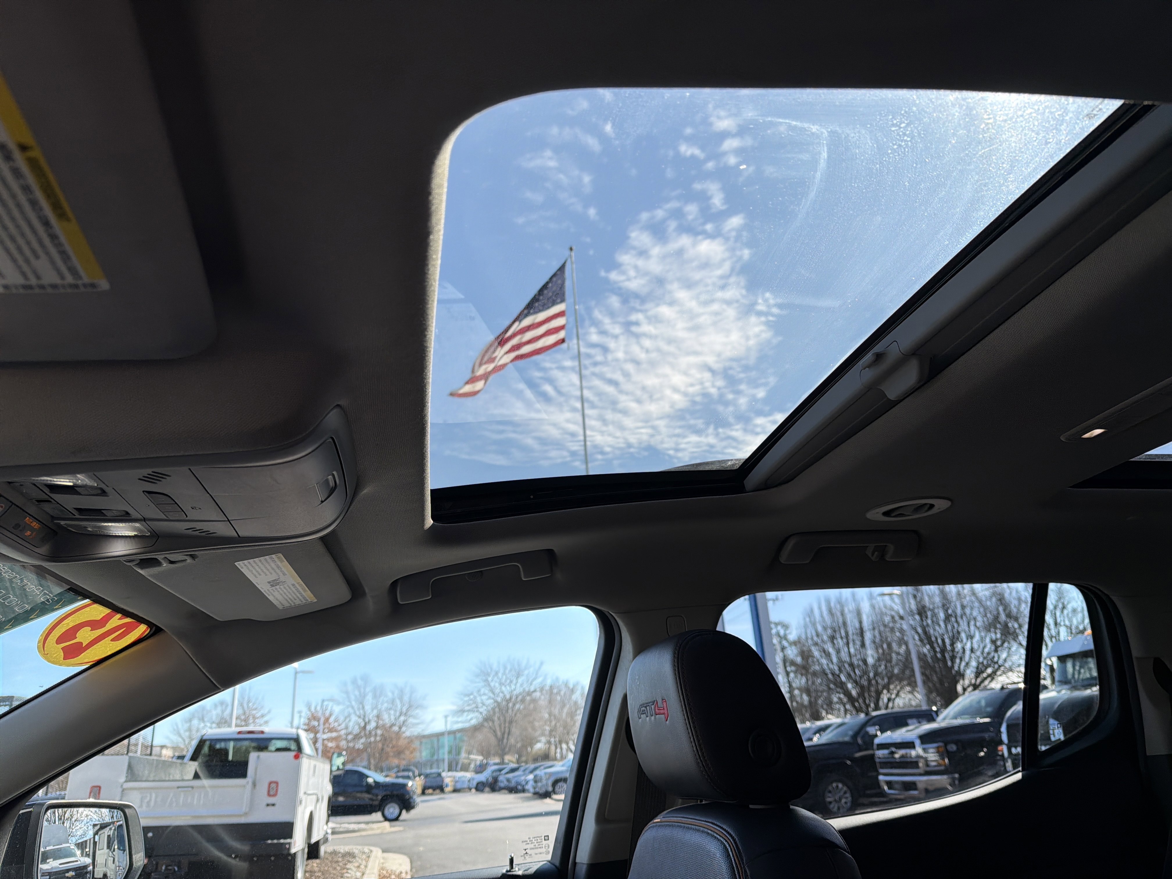 Used 2023 GMC Acadia AT4 w/ Technology Package image 27