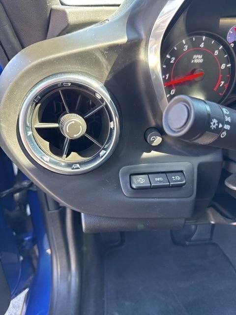Used 2019 Chevrolet Camaro SS RWD image 18