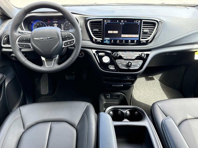 New 2026 Chrysler Pacifica Select FWD image 3