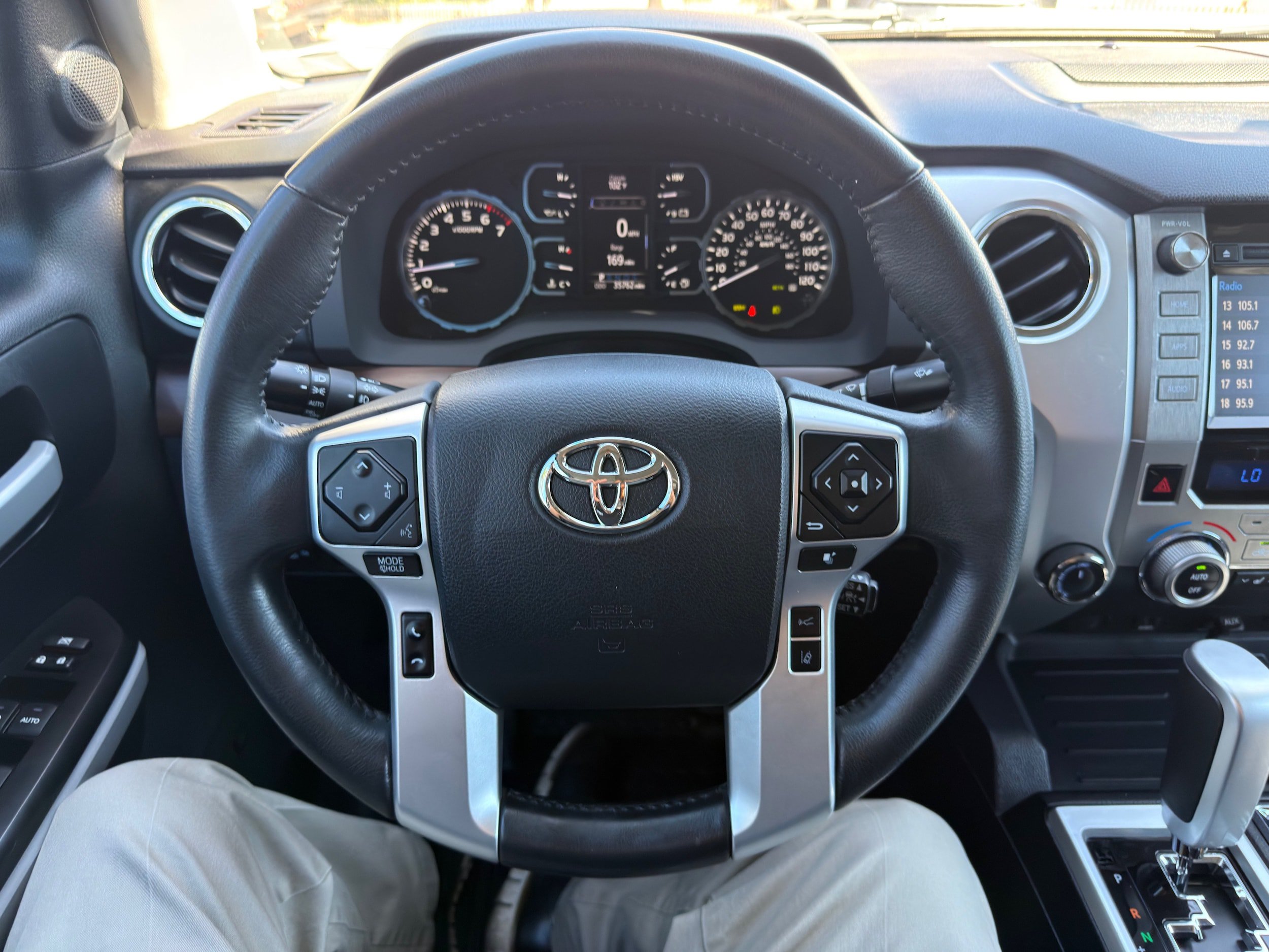 Used 2018 Toyota Tundra Limited w/ Limited Premium Package AWD/4WD image 29