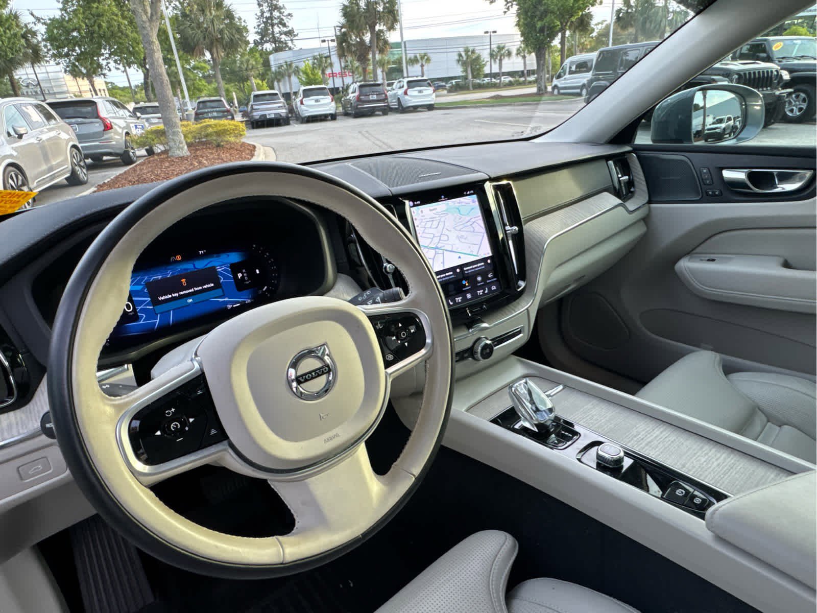 Used 2022 Volvo XC60 B5 Inscription w/ Protection Package Premier image 38