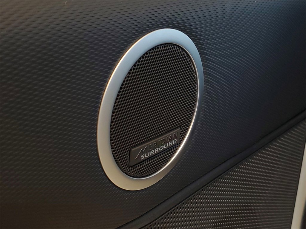 New 2026 Land Rover Discovery Limited Edition image 12