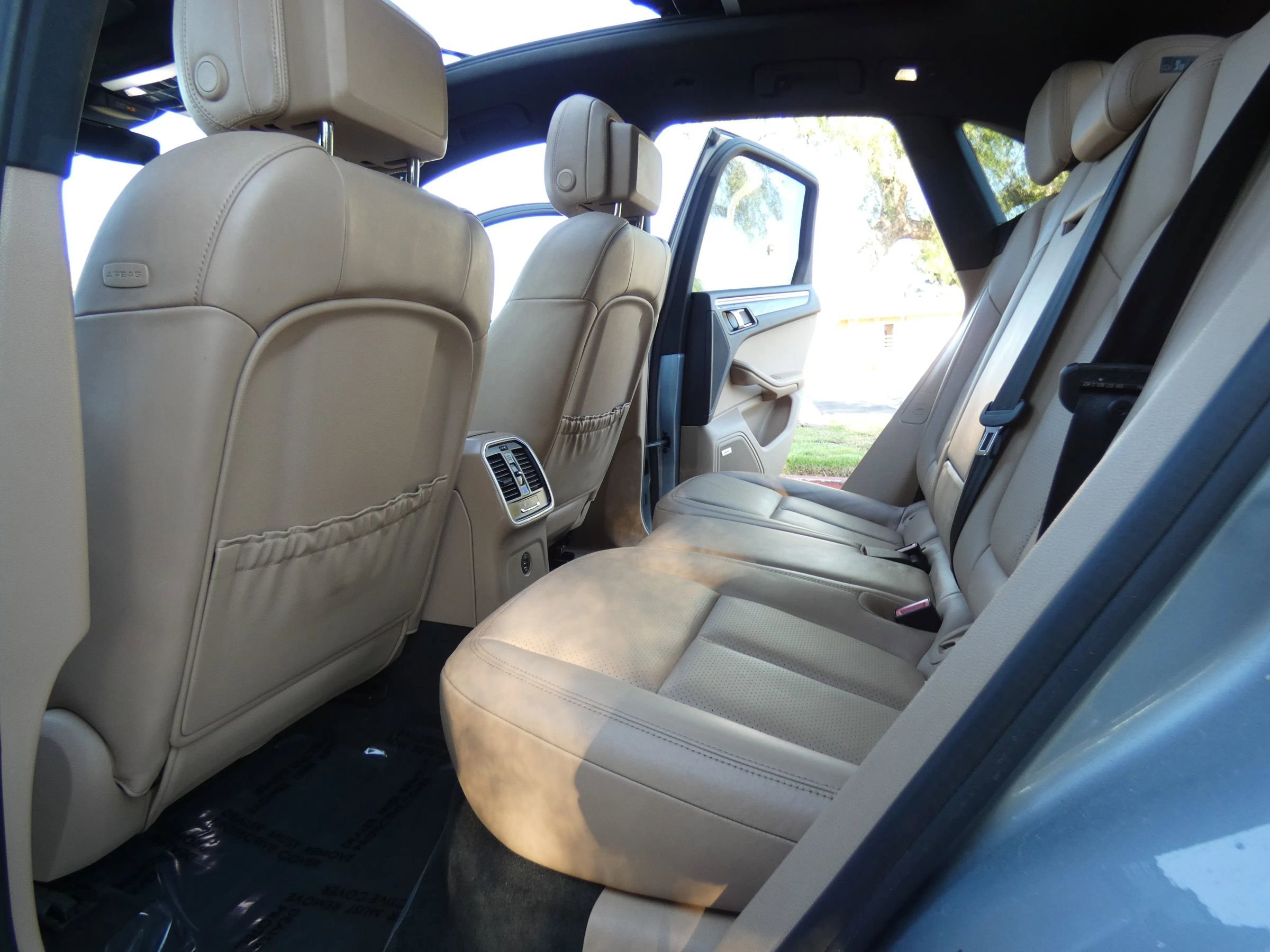 Used 2019 Porsche Macan image 38