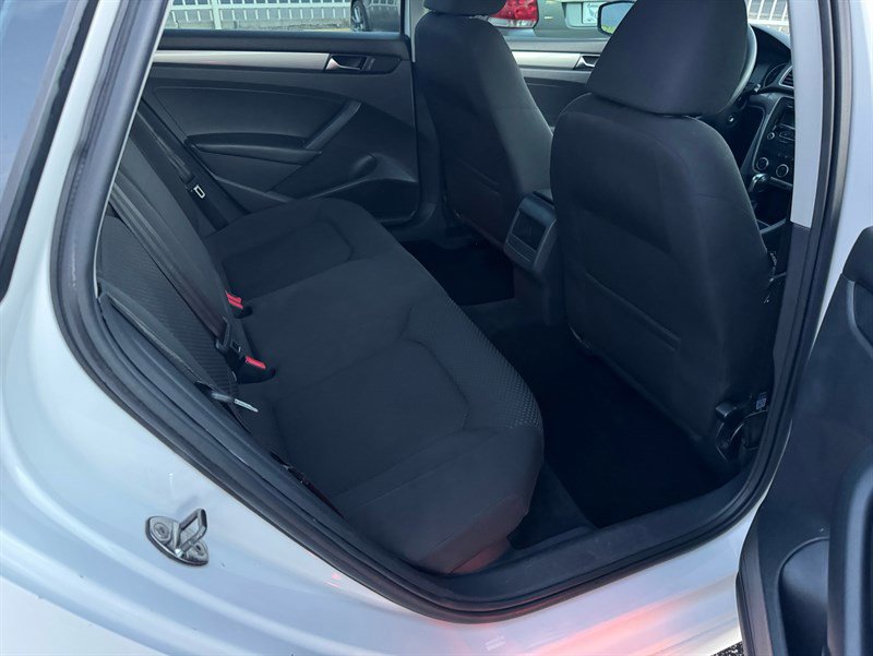 Used 2012 Volkswagen Passat 2.5 S image 10