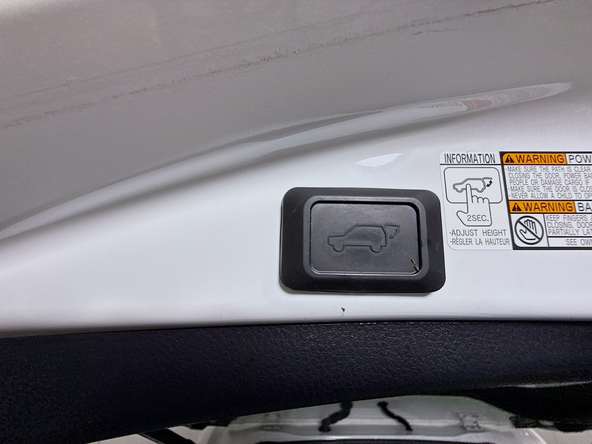 Used 2018 Toyota RAV4 SE w/ Advanced Technology Package AWD/4WD image 42