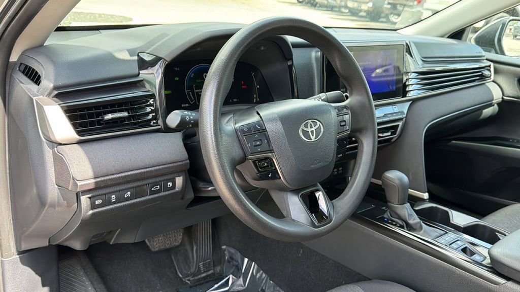 Certified 2025 Toyota Camry LE image 24