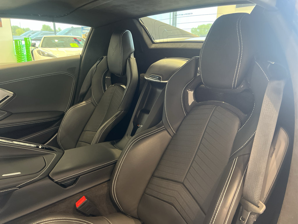 Used 2024 Chevrolet Corvette Stingray Premium Conv RWD image 18