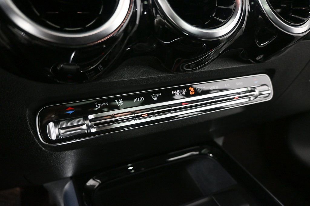 Used 2025 Mercedes-Benz GLB 250 image 14