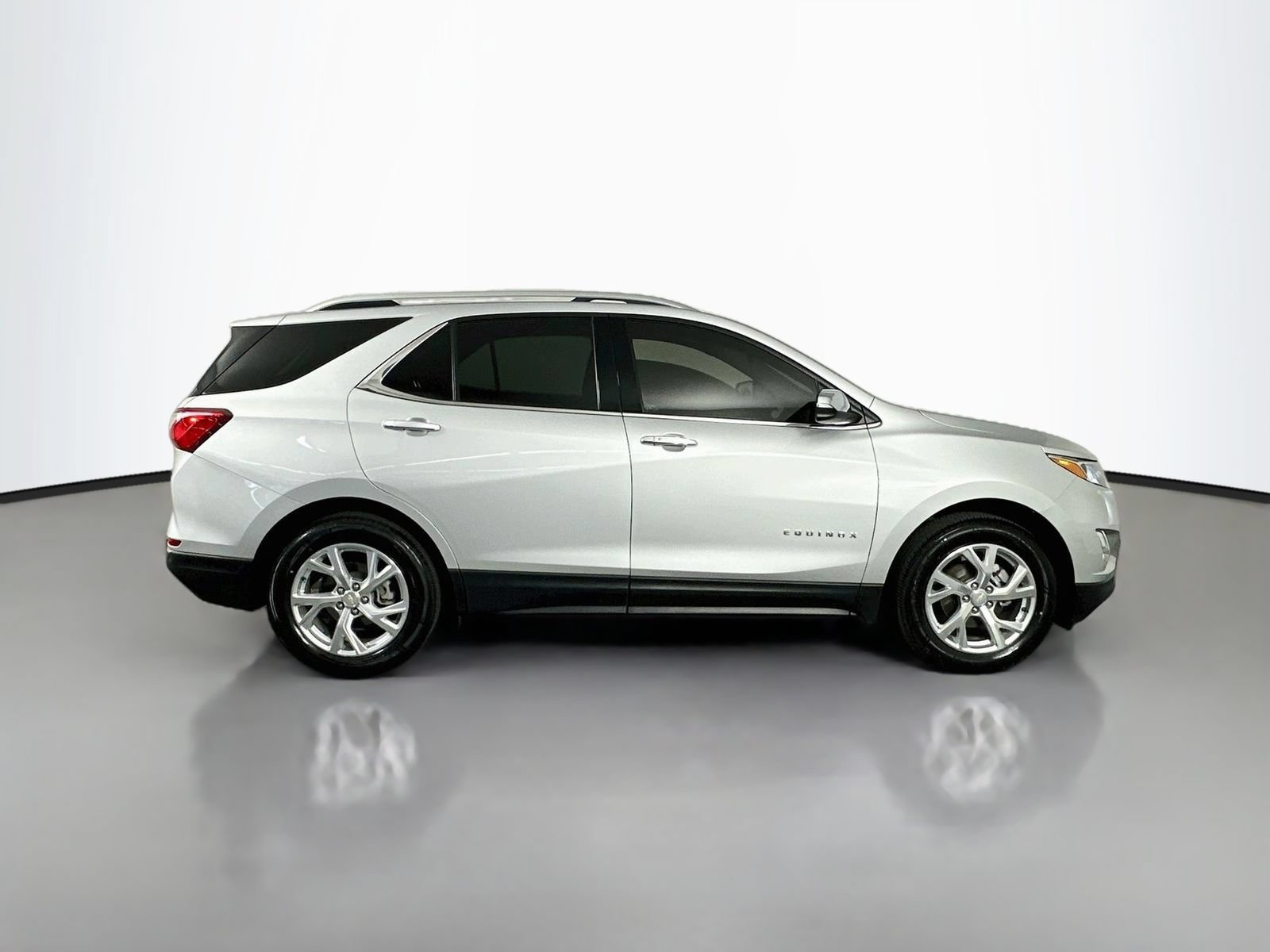 Used 2021 Chevrolet Equinox Premier AWD/4WD image 9