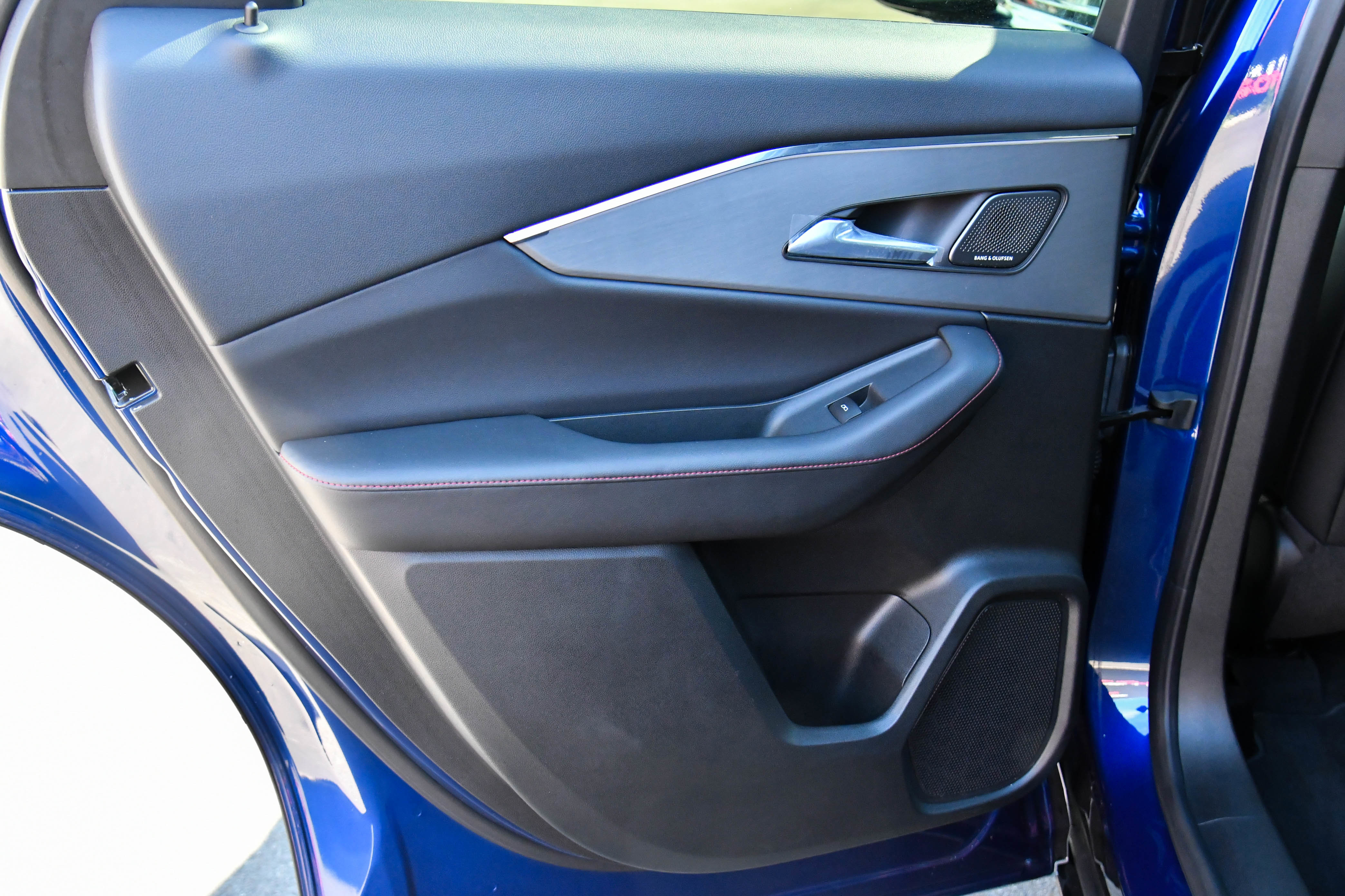 Used 2024 Acura ZDX A-Spec image 40