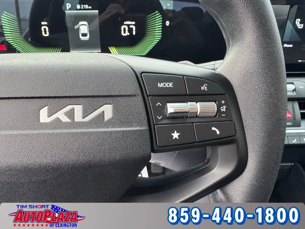 Used 2025 Kia K4 LXS image 14