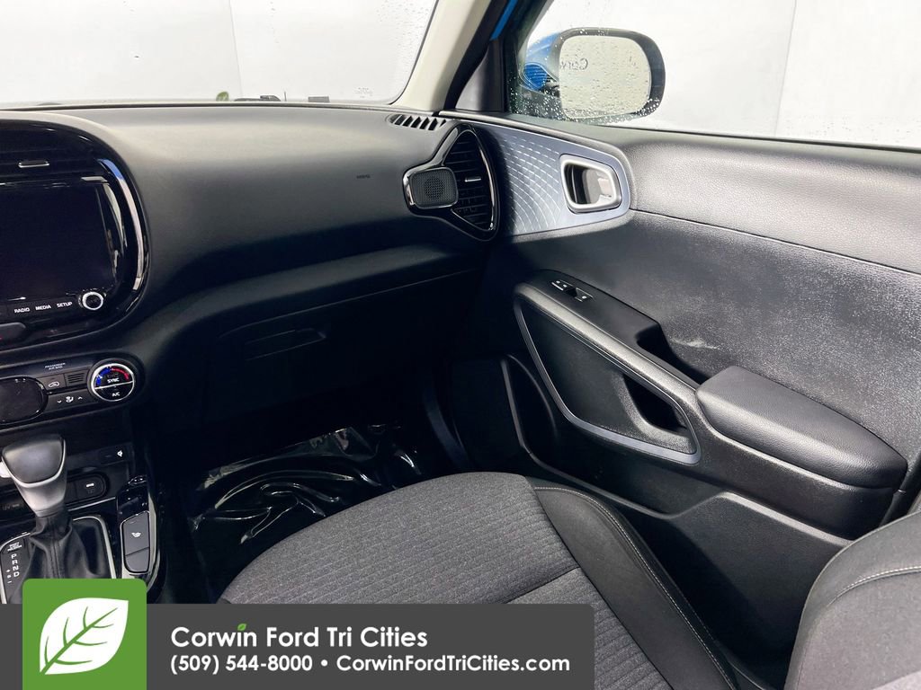 Used 2023 Kia Soul EX image 28