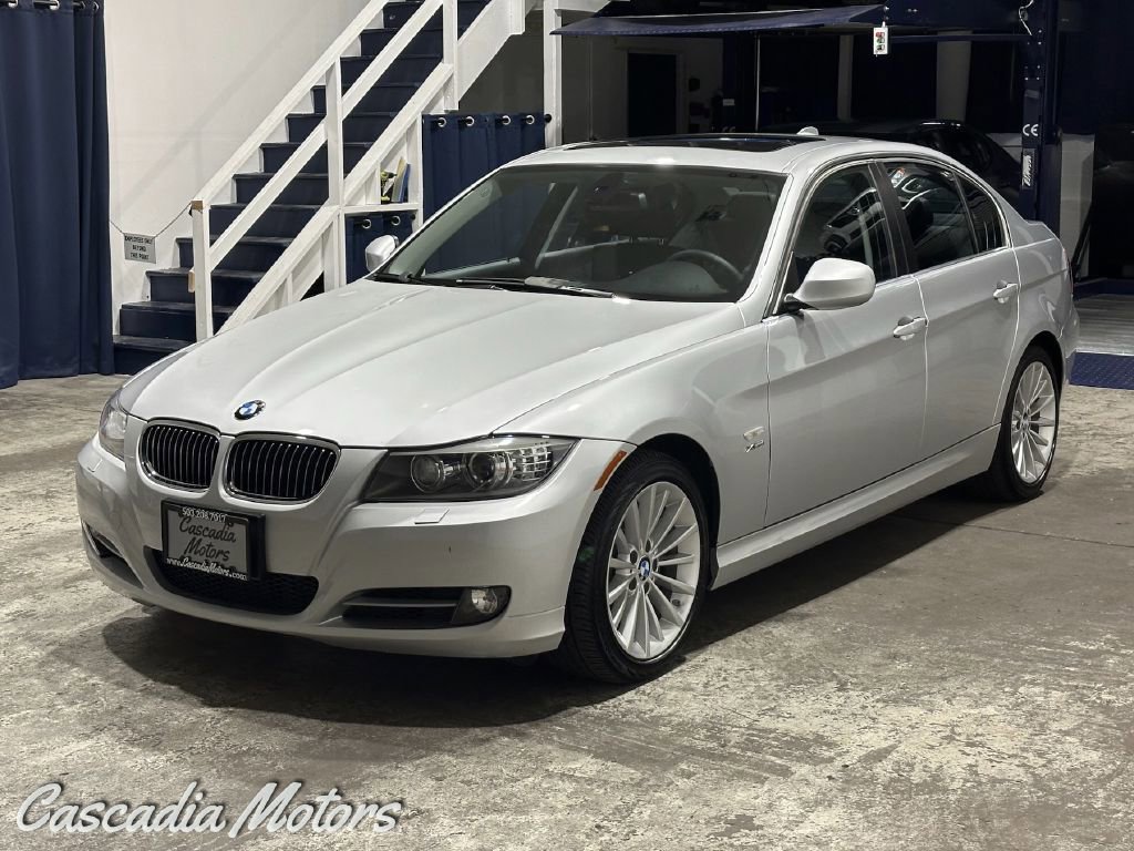 Used 2009 BMW 335i xDrive Sedan AWD/4WD image 5