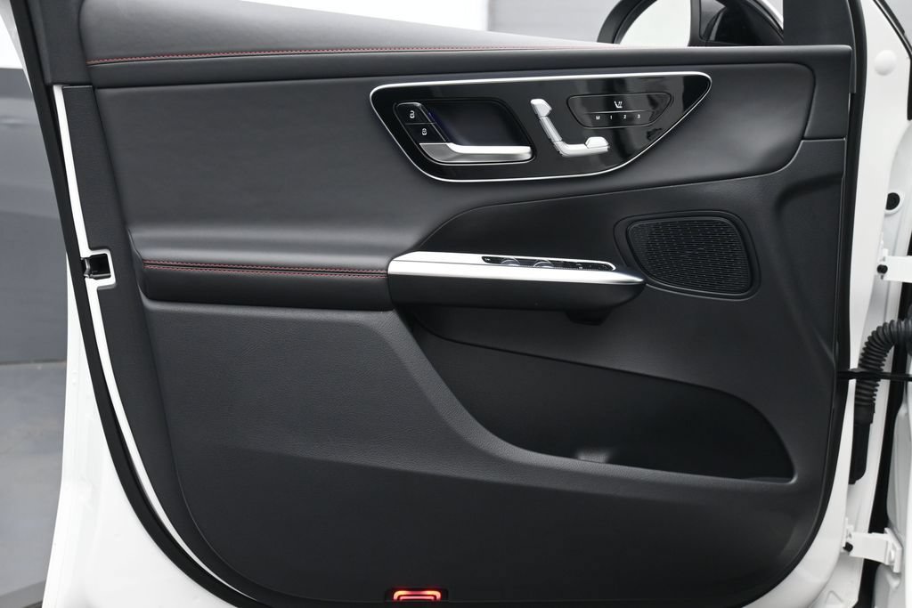 Used 2024 Mercedes-Benz GLC 43 AMG 4MATIC image 9