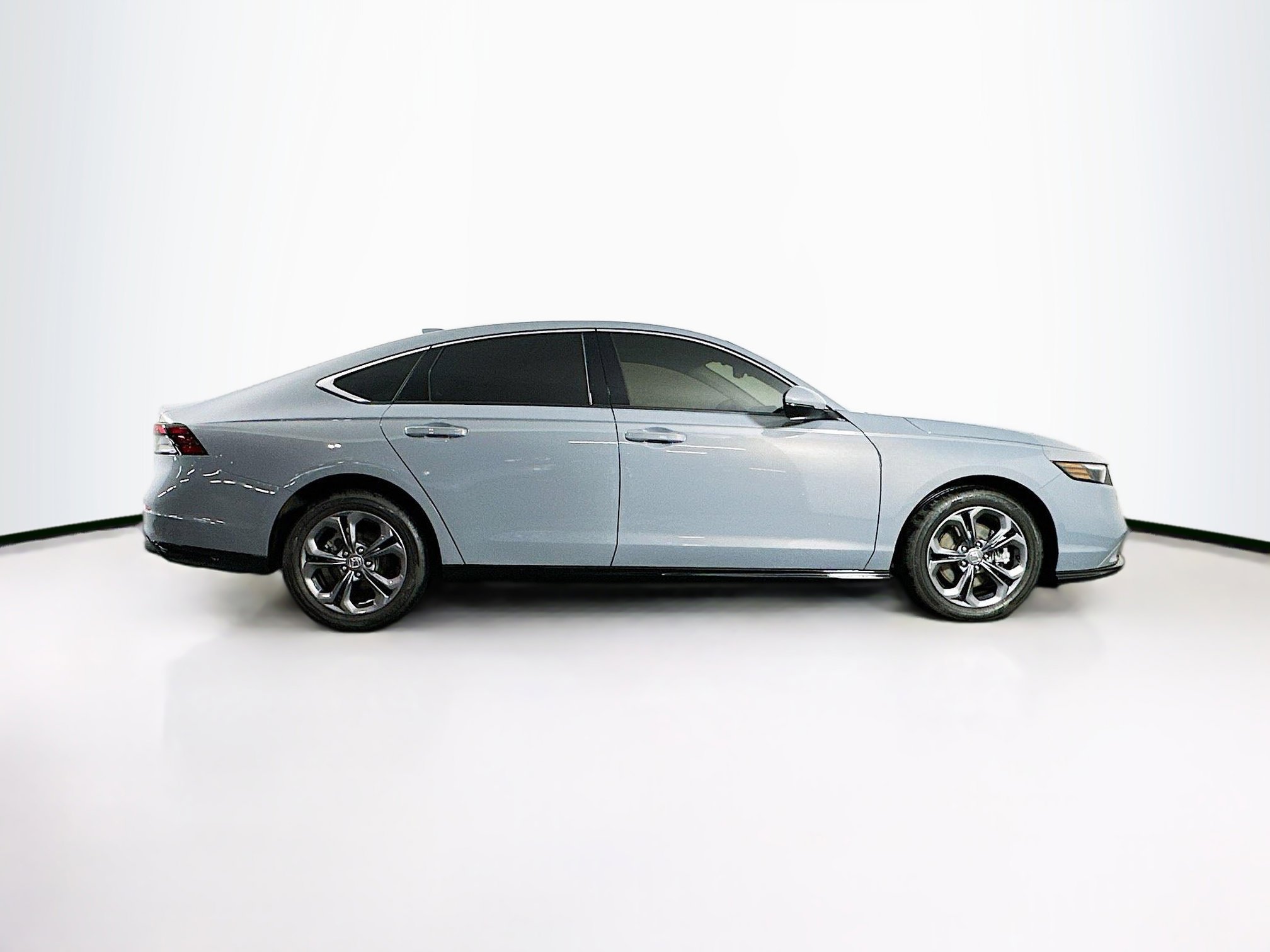 Used 2024 Honda Accord EX-L image 10