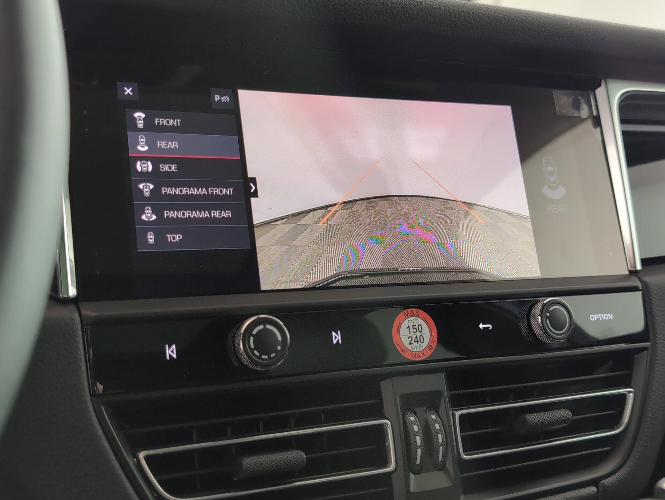 Certified 2025 Porsche Macan AWD/4WD image 23