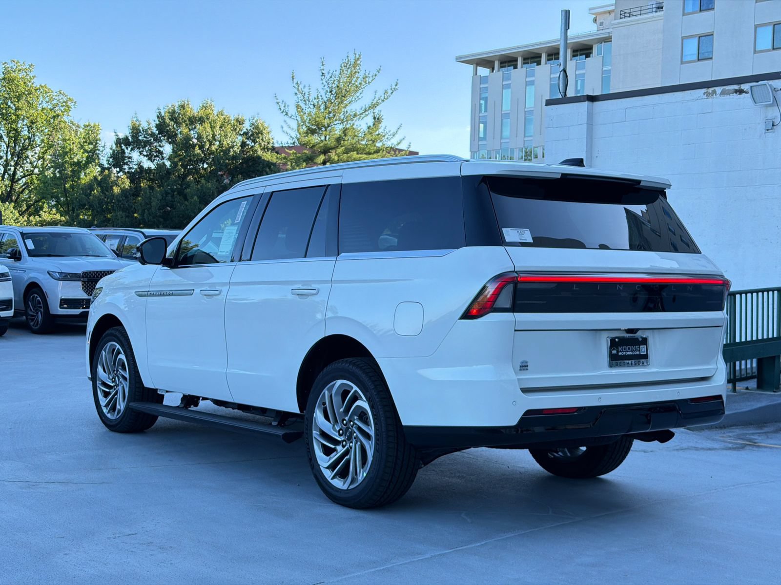New 2026 Lincoln Navigator Reserve AWD/4WD image 6