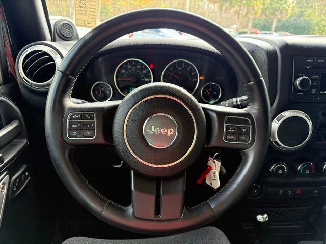 Used 2014 Jeep Wrangler Unlimited Sahara w/ Connectivity Group image 16