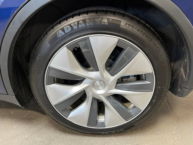 Used 2021 Tesla Model Y Long Range AWD/4WD image 27