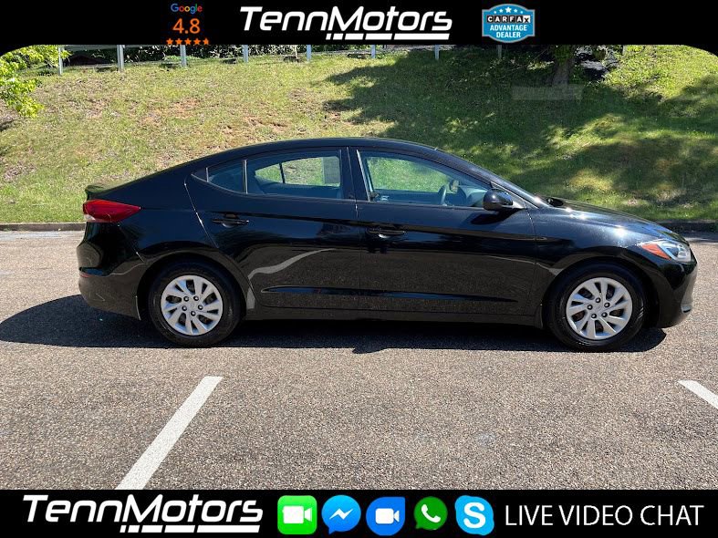 Used 2018 Hyundai Elantra SE FWD image 2