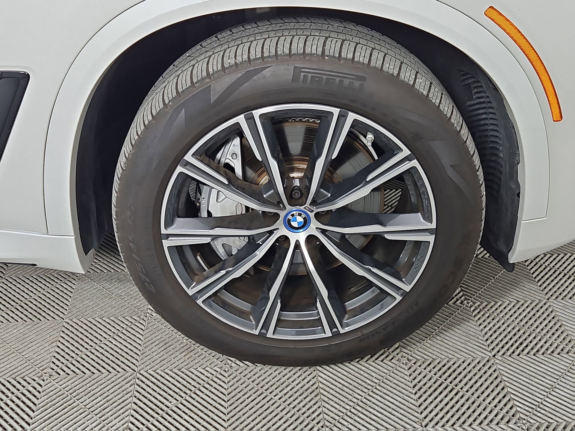 Used 2022 BMW X5 xDrive45e w/ M Sport Package AWD/4WD image 10