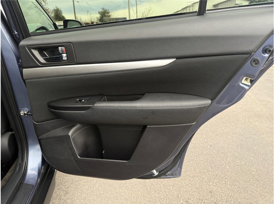 Used 2014 Subaru Outback 2.5i Premium image 32