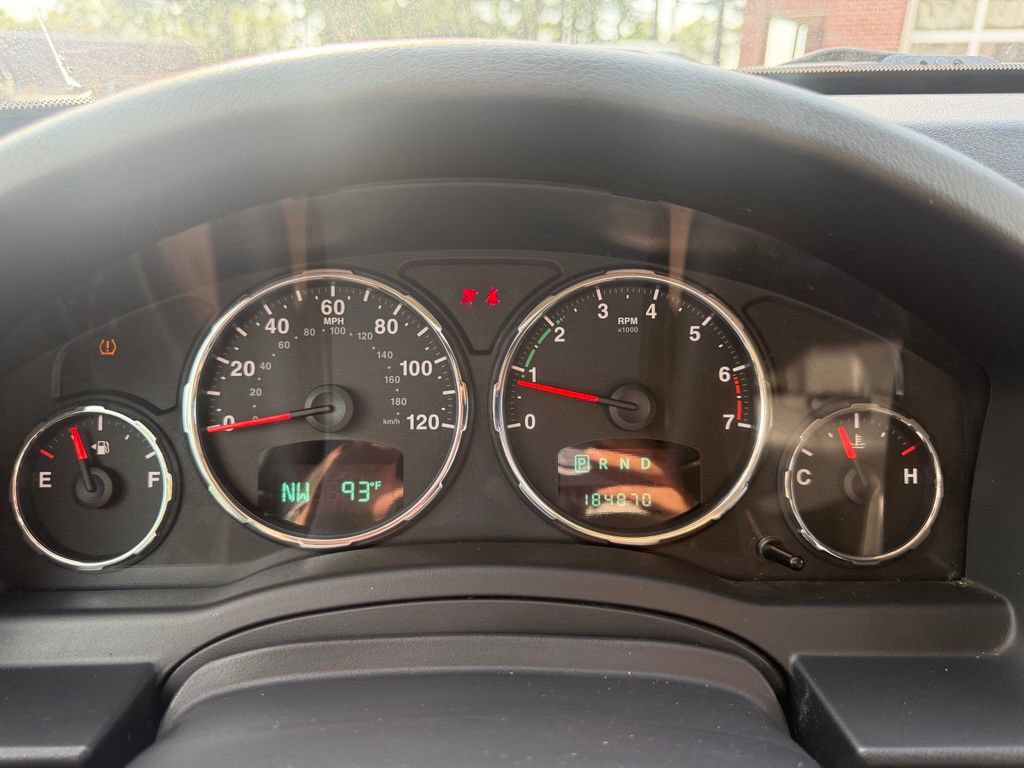 Used 2012 Jeep Liberty Sport AWD/4WD image 18