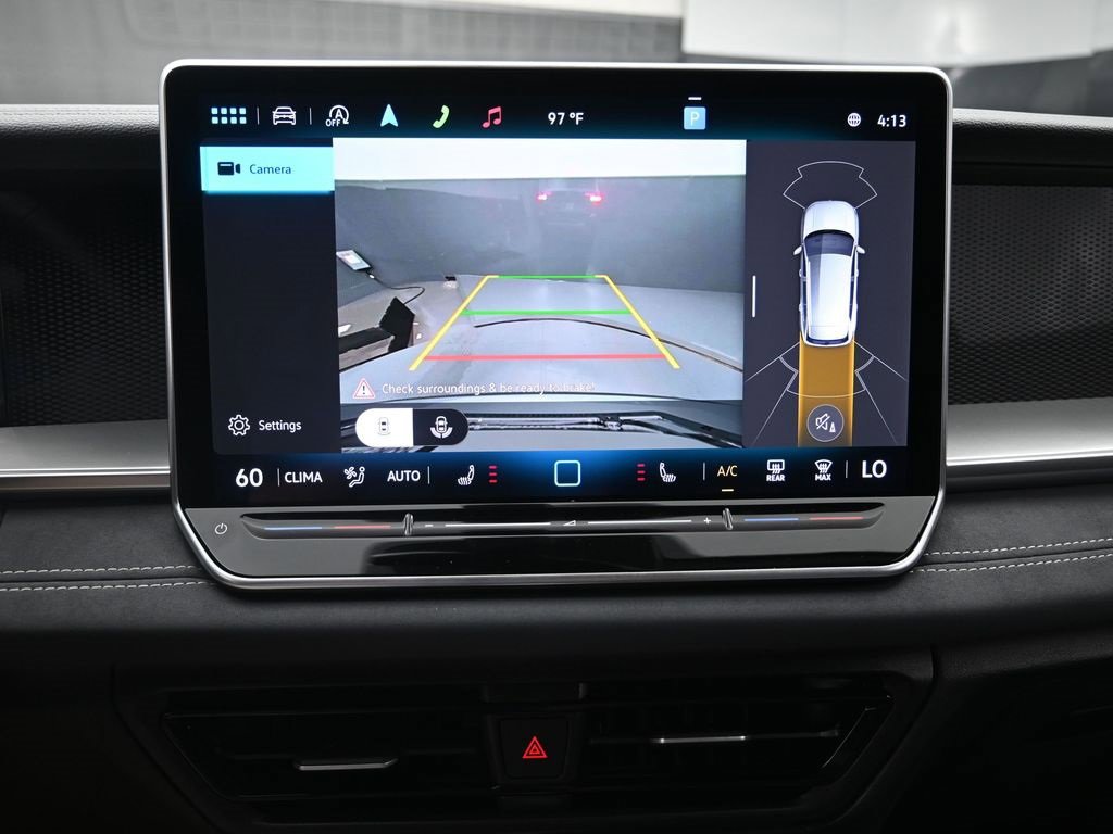 New 2025 Volkswagen Tiguan SE image 12