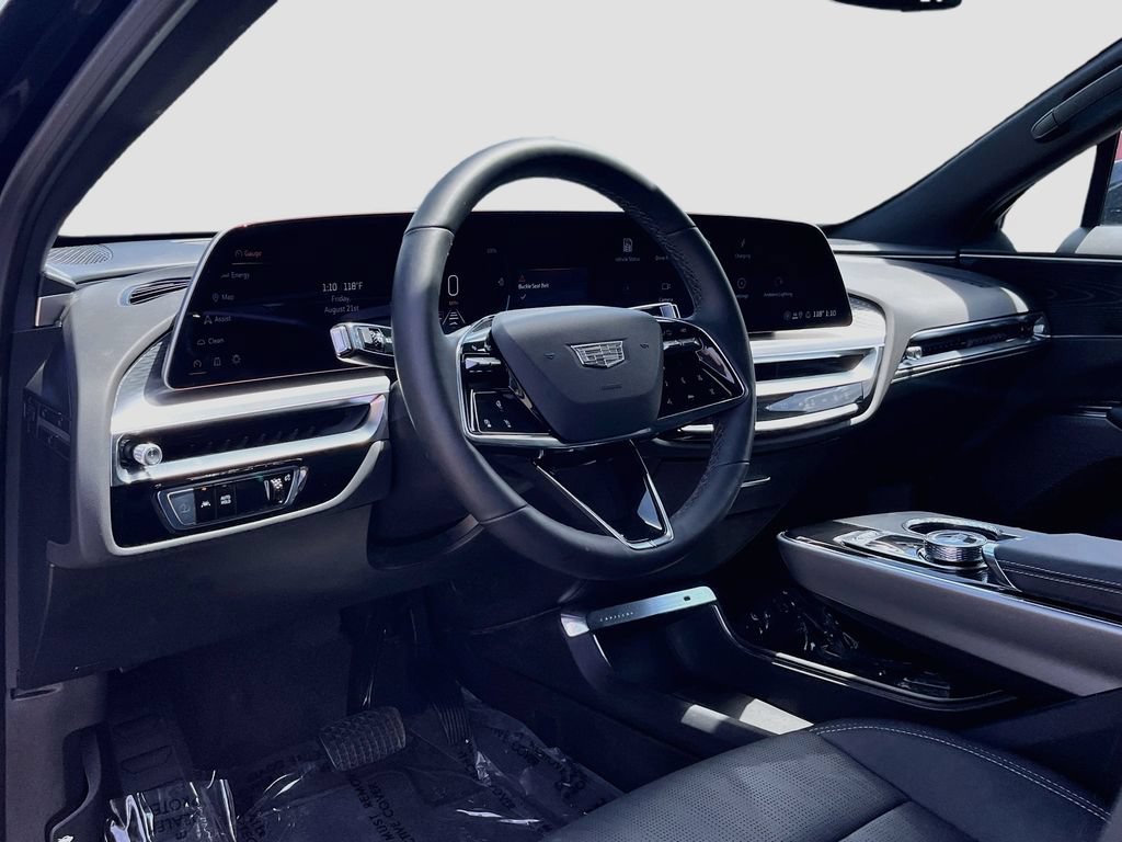 Used 2025 Cadillac Lyriq Luxury AWD/4WD image 9