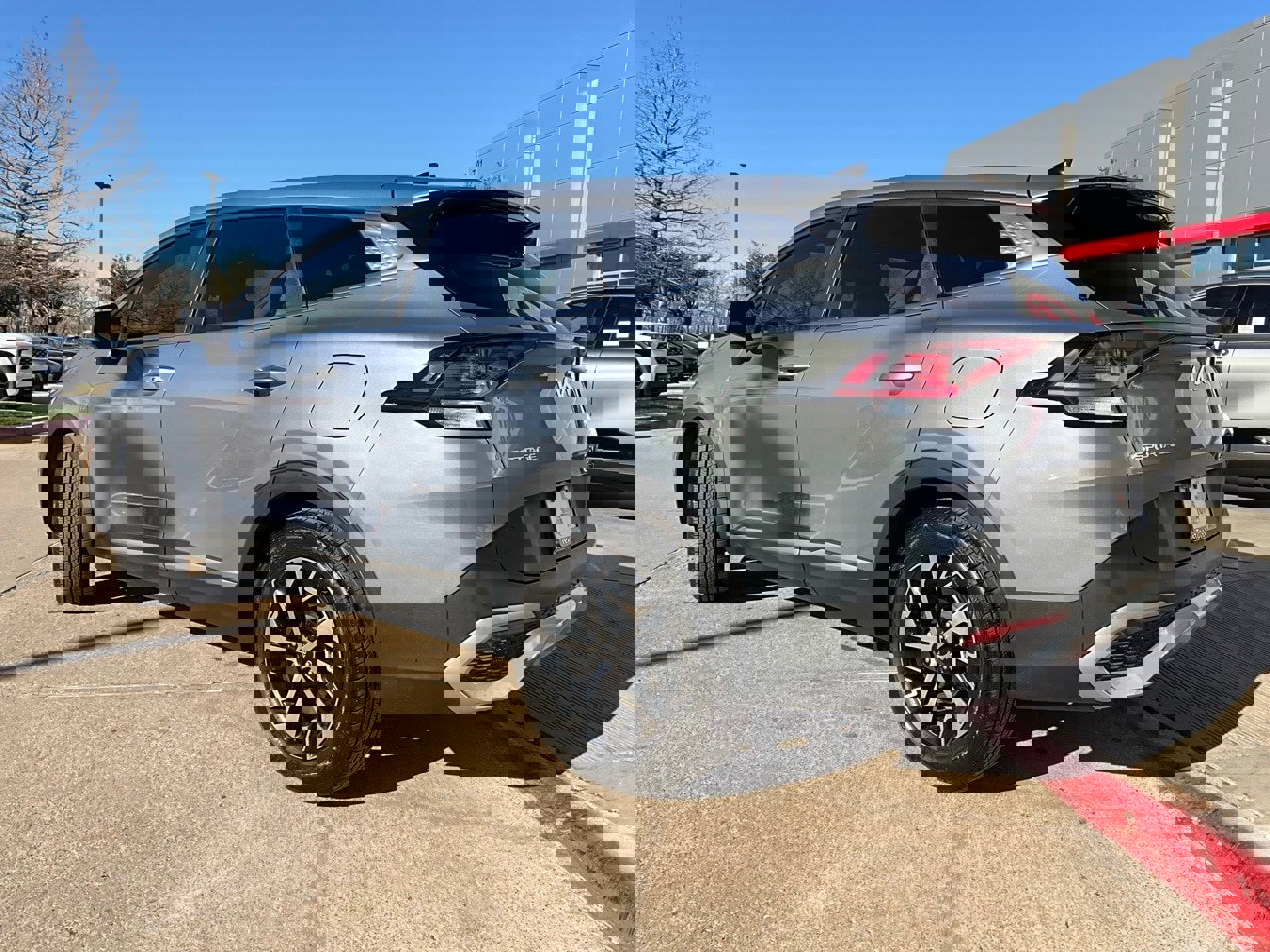 Used 2023 Kia Sportage EX image 8