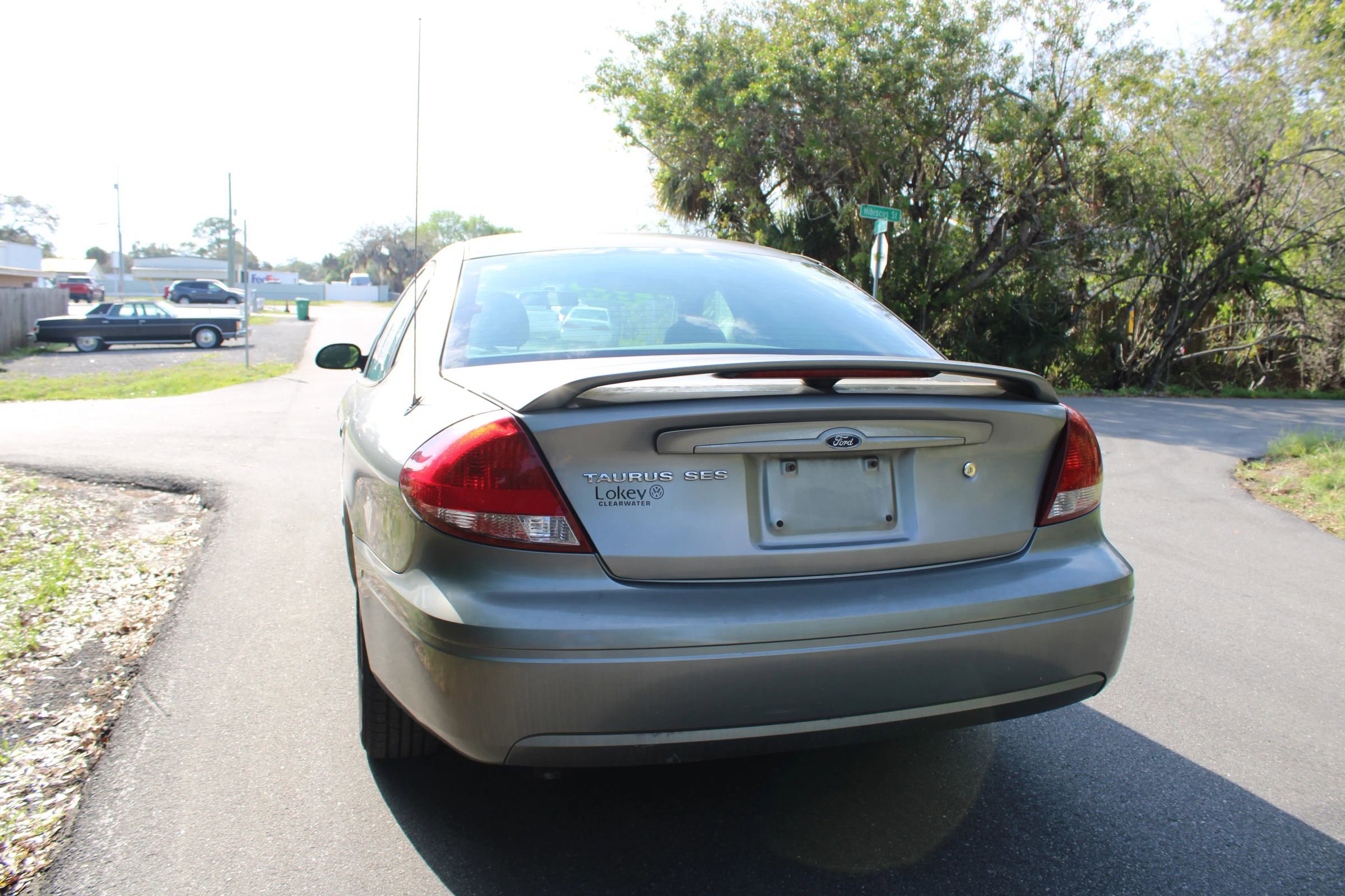 Used 2004 Ford Taurus SES image 4