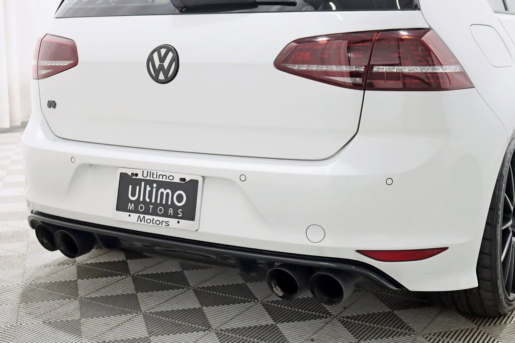 Used 2017 Volkswagen Golf R 4-Door AWD/4WD image 13